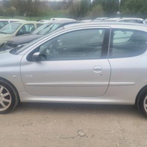 PEUGEOT 206