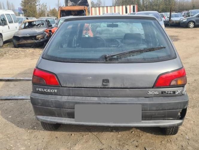 PEUGEOT 306