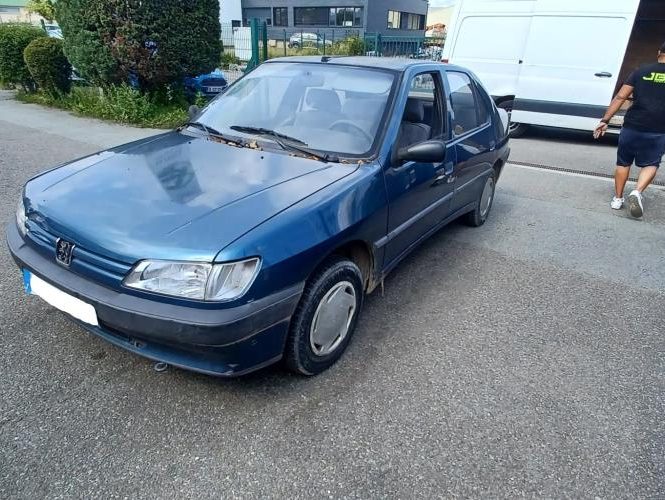 PEUGEOT 306