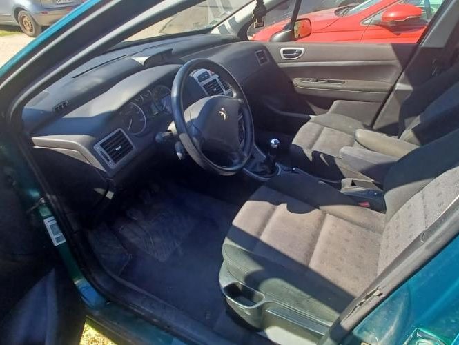 PEUGEOT 307
