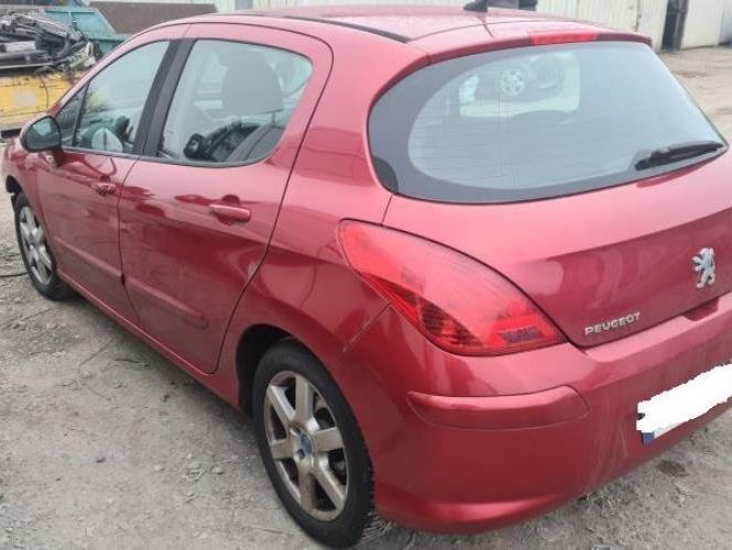 PEUGEOT 308 1