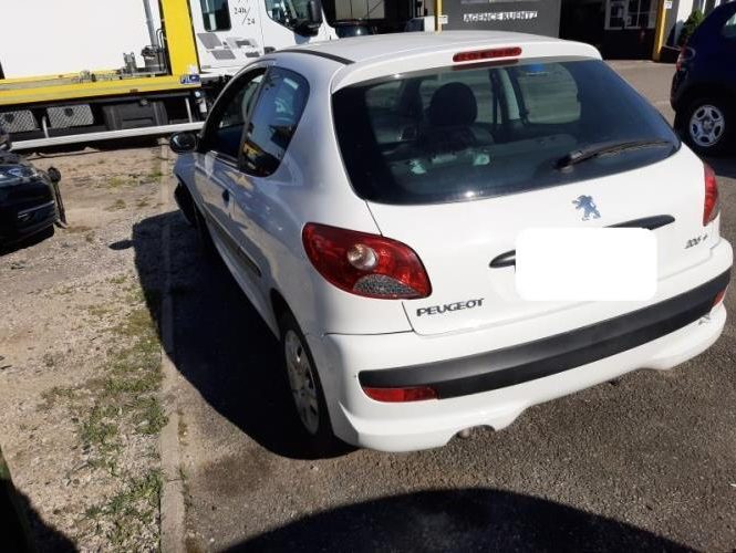 PEUGEOT 206+