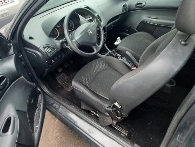 PEUGEOT 206+