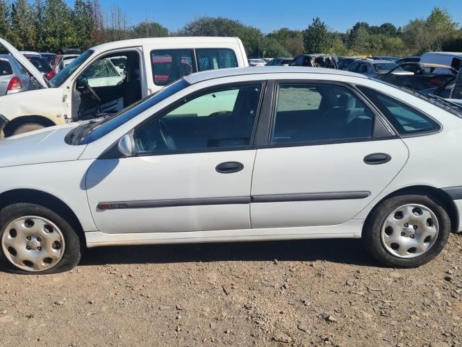 RENAULT LAGUNA 1 PHASE 2