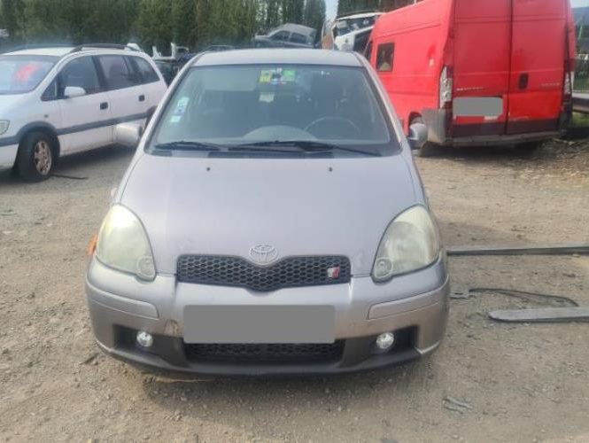 TOYOTA YARIS 1