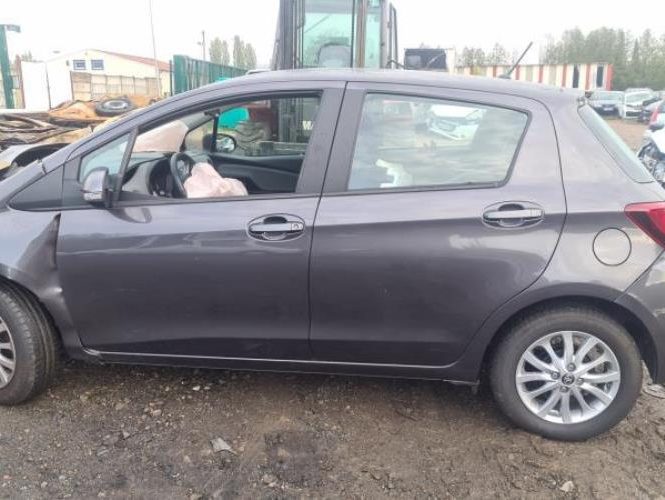 TOYOTA YARIS 3