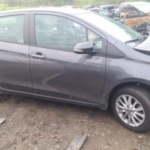 TOYOTA YARIS 3