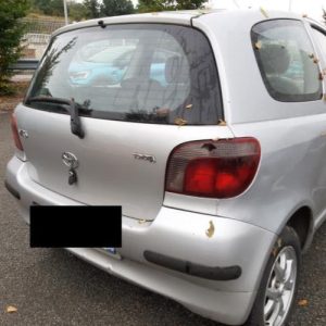 TOYOTA YARIS 1