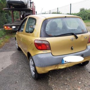 TOYOTA YARIS 1
