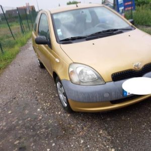 TOYOTA YARIS 1