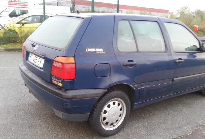 VOLKSWAGEN GOLF 3