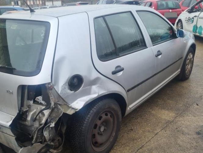 VOLKSWAGEN GOLF 4