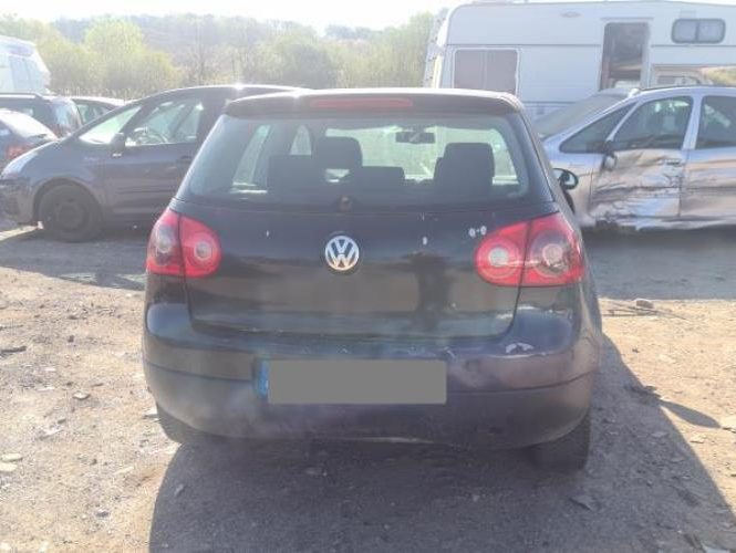 VOLKSWAGEN GOLF 5
