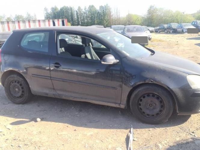 VOLKSWAGEN GOLF 5