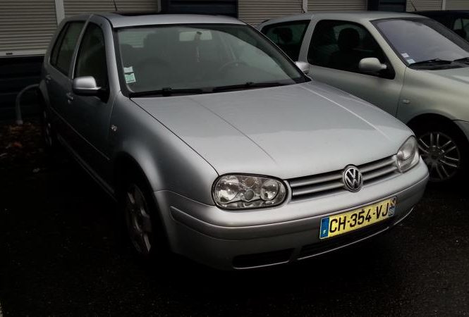 VOLKSWAGEN GOLF 4