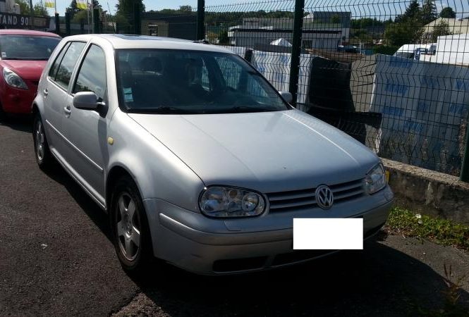 VOLKSWAGEN GOLF 4