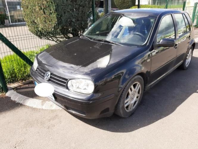 VOLKSWAGEN GOLF 4