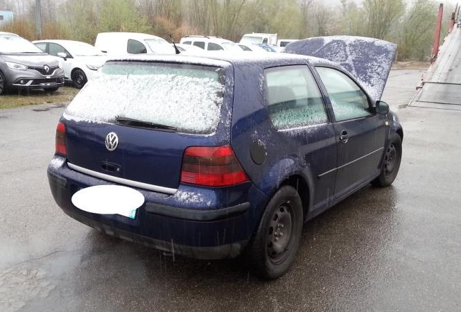 VOLKSWAGEN GOLF 4