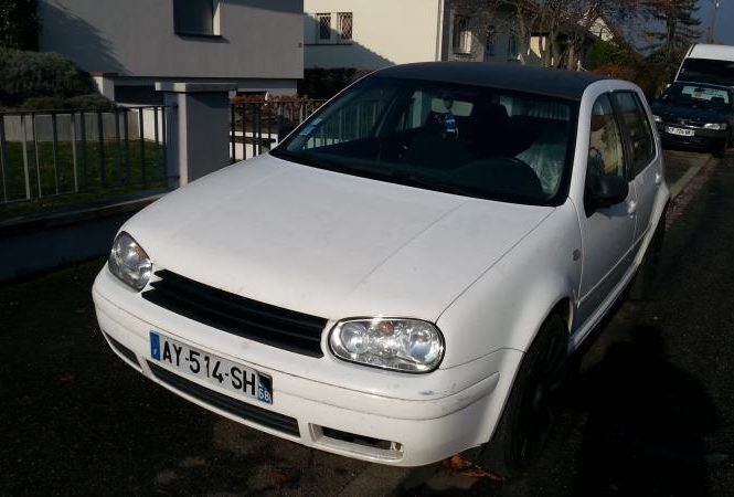 VOLKSWAGEN GOLF 4