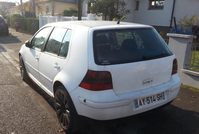 VOLKSWAGEN GOLF 4