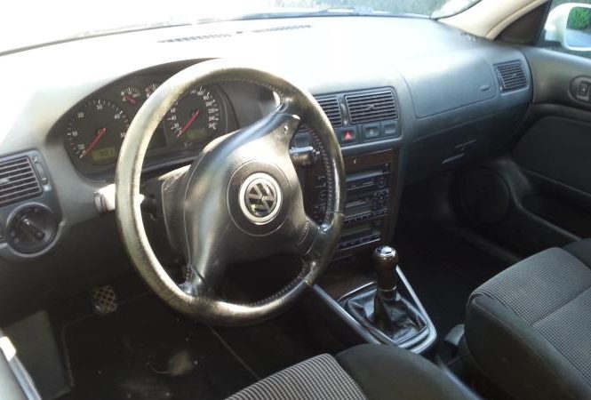 VOLKSWAGEN GOLF 4