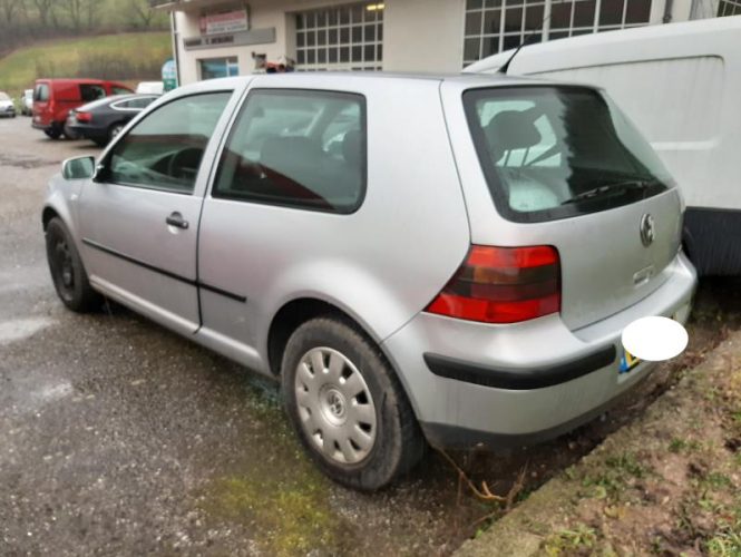 VOLKSWAGEN GOLF 4