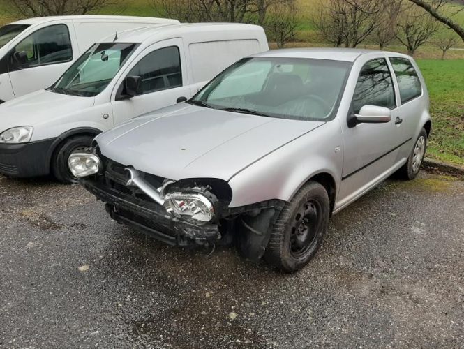 VOLKSWAGEN GOLF 4