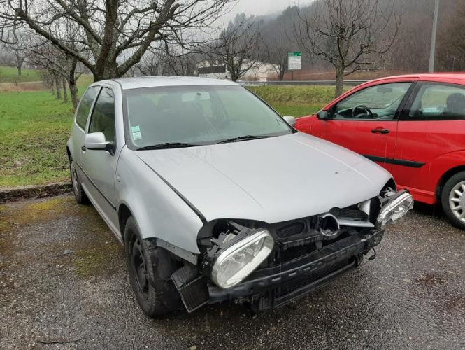 VOLKSWAGEN GOLF 4