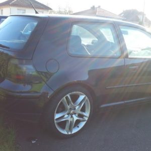 VOLKSWAGEN GOLF 4
