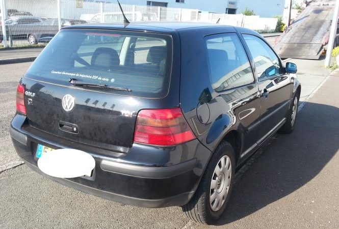 VOLKSWAGEN GOLF 4