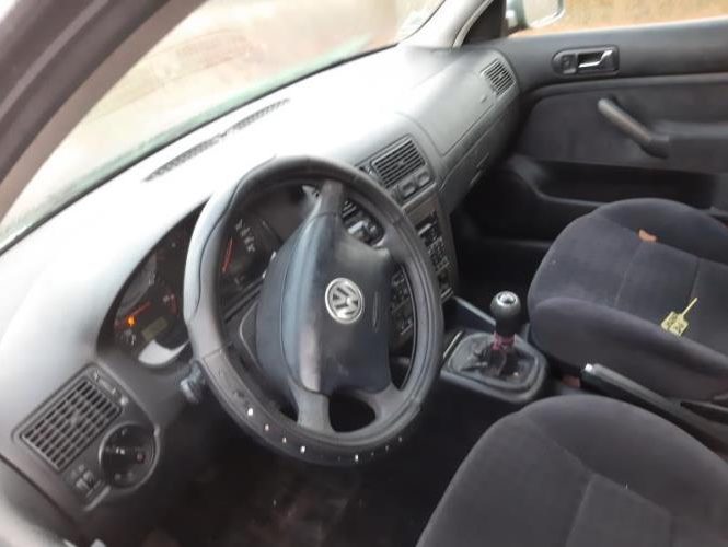 VOLKSWAGEN GOLF 4
