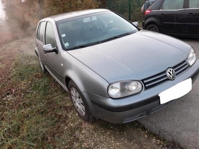 VOLKSWAGEN GOLF 4