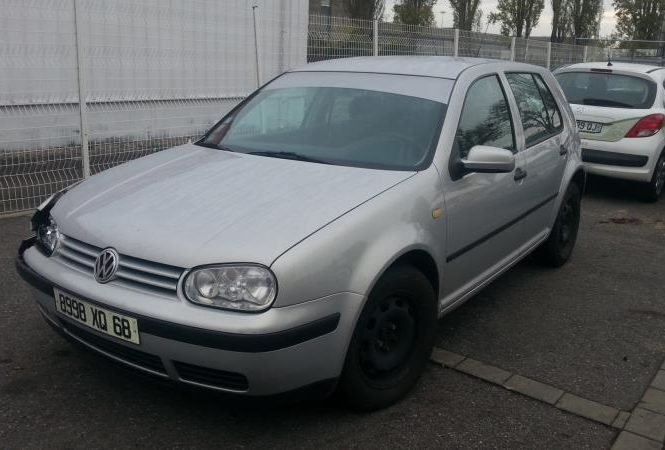 VOLKSWAGEN GOLF 4