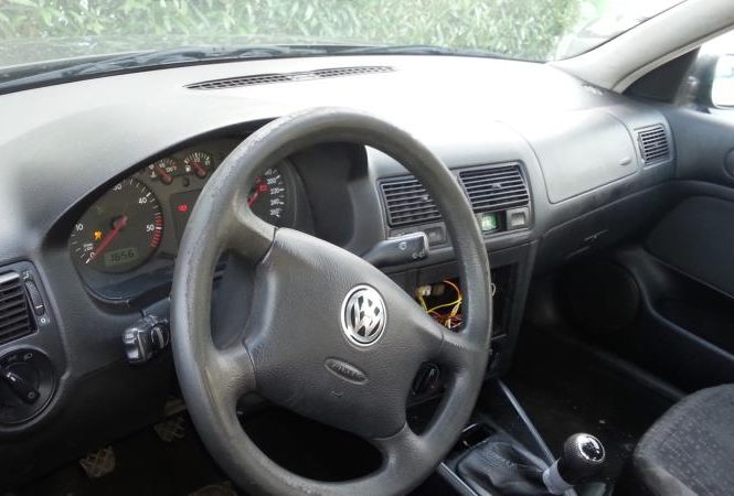 VOLKSWAGEN GOLF 4