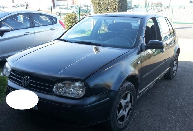 VOLKSWAGEN GOLF 4