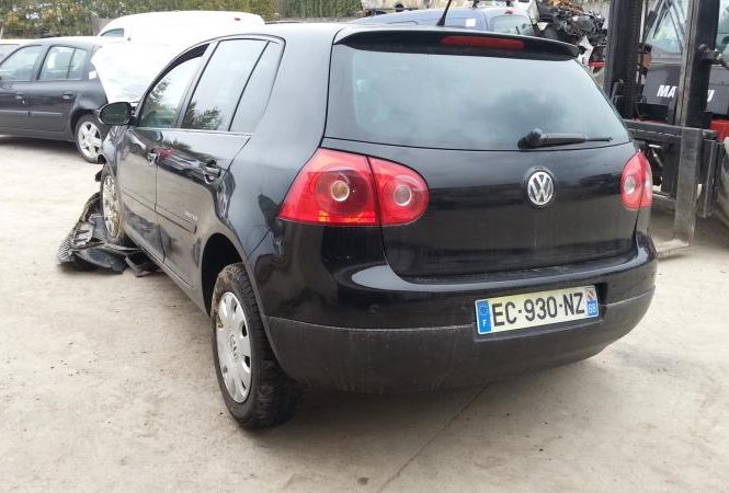 VOLKSWAGEN GOLF 5