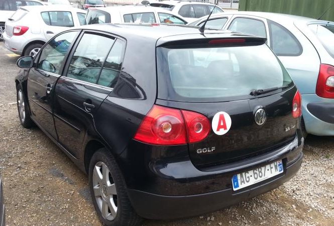 VOLKSWAGEN GOLF 5