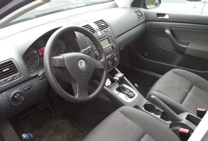 VOLKSWAGEN GOLF 5
