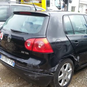 VOLKSWAGEN GOLF 5