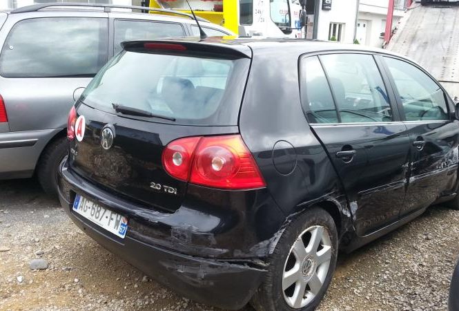 VOLKSWAGEN GOLF 5