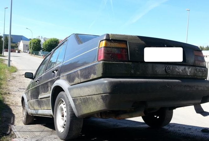VOLKSWAGEN JETTA 2