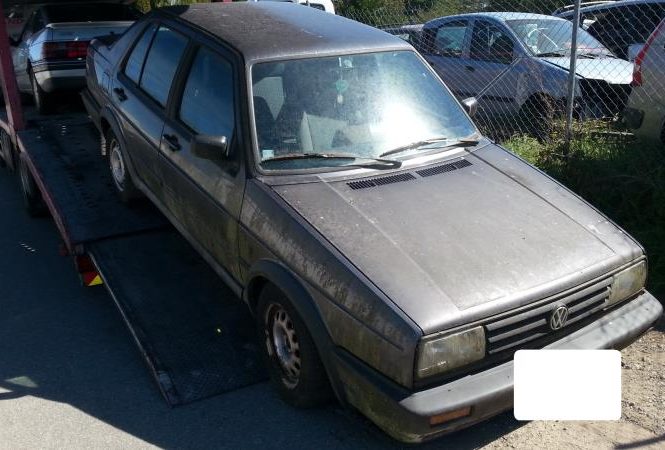 VOLKSWAGEN JETTA 2