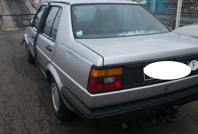 VOLKSWAGEN JETTA 2
