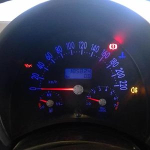 VOLKSWAGEN NEW BEETLE 1