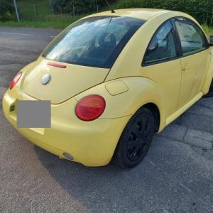 VOLKSWAGEN NEW BEETLE 1