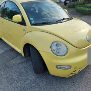 VOLKSWAGEN NEW BEETLE 1