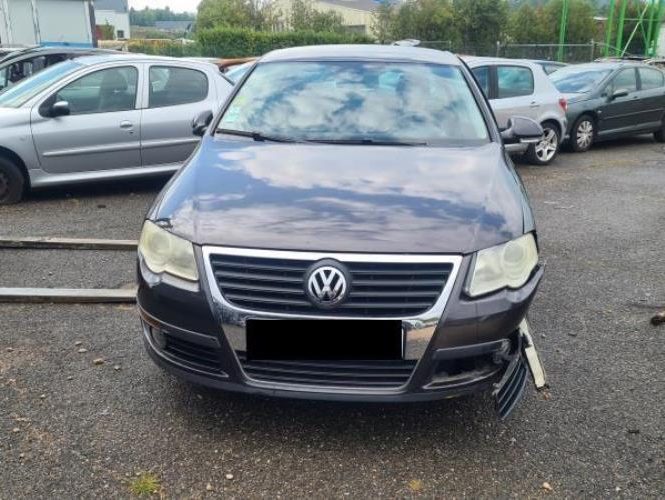 VOLKSWAGEN PASSAT 5