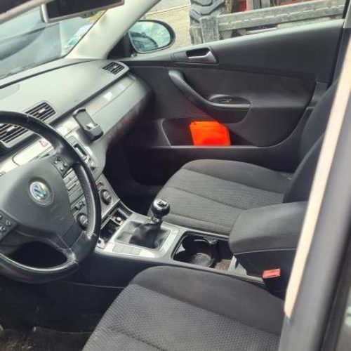 VOLKSWAGEN PASSAT 5