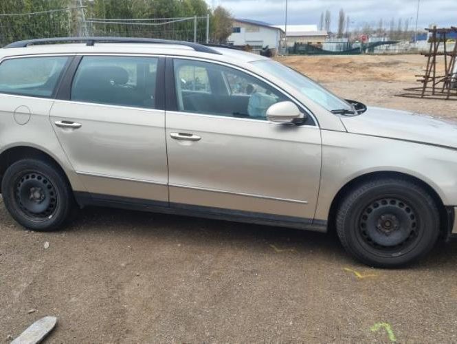 VOLKSWAGEN PASSAT 5