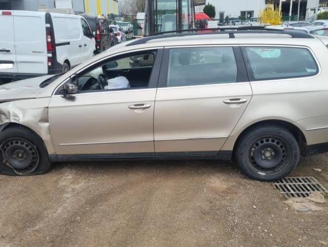 VOLKSWAGEN PASSAT 5